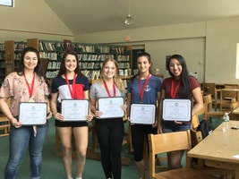 6 of our Seniors receive the Seal of Bi-literacy